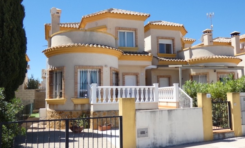 Villa -  - Los Montesinos - La Herrada