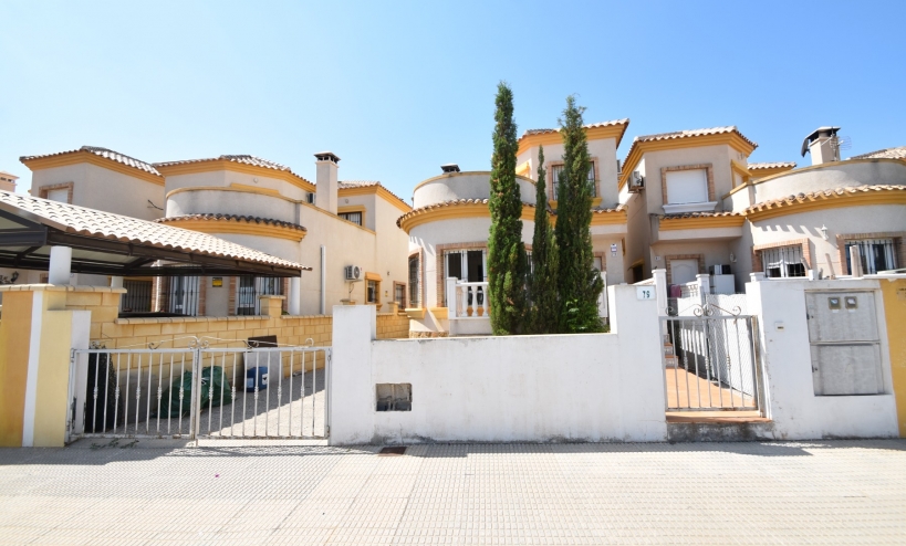 Villa -  - Los Montesinos - La Herrada