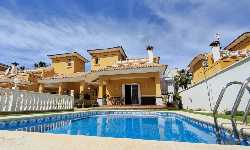 Villa -  - Orihuela Costa - La Zenia