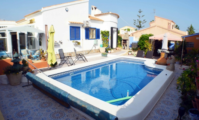 Villa -  - Playa Flamenca - Alicante