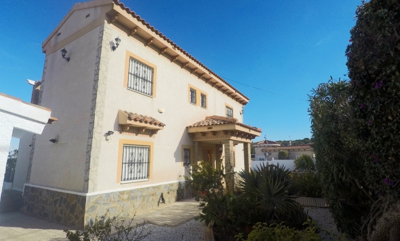  - Villa - San Miguel de Salinas - Las Comunicaciones