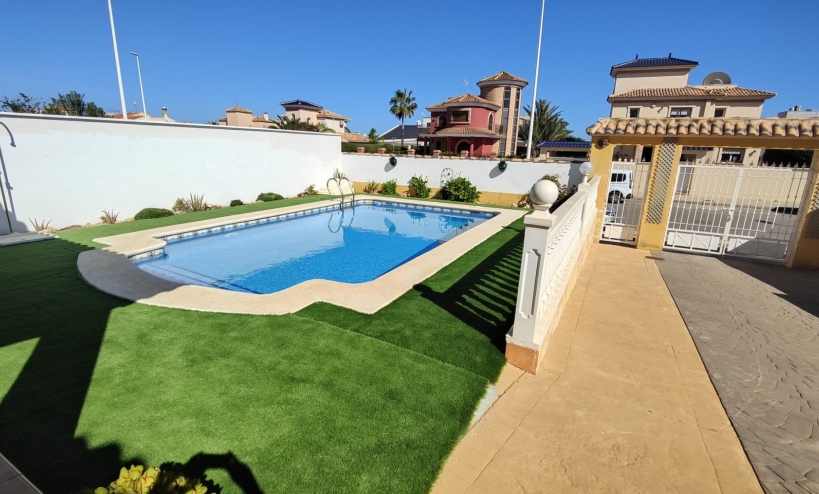  - Villa - Orihuela Costa - La Zenia