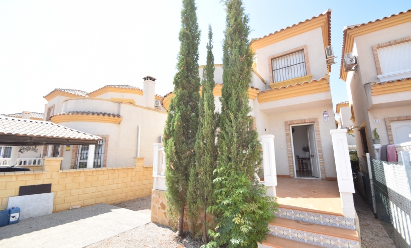  - Villa - Los Montesinos - La Herrada