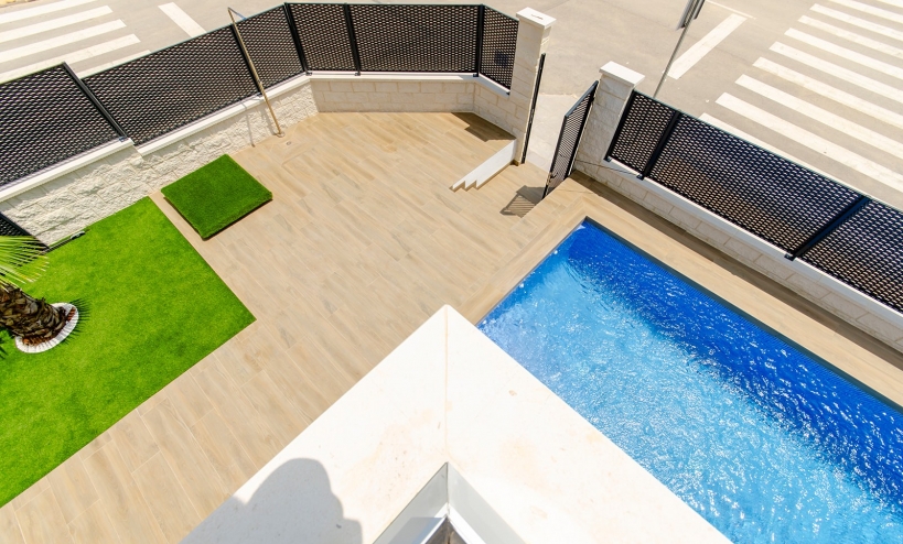 Obra nueva - Villa/chalet - Orihuela Costa - Campos de Golf