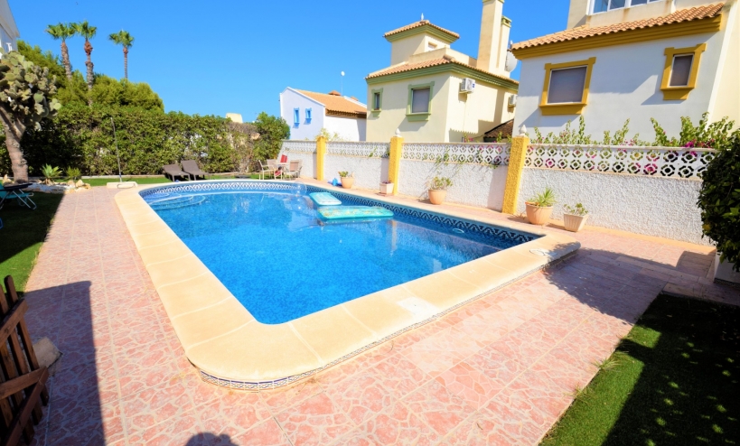  - Villa - Orihuela Costa - La Zenia